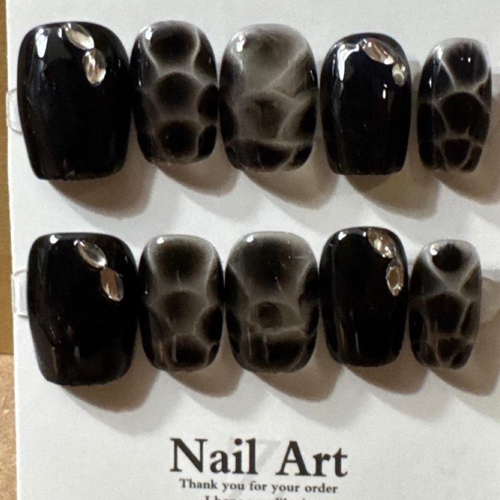 Press On Nails Black‎ Grey Snakeskin Bubble Pattern Rhinestone Accents